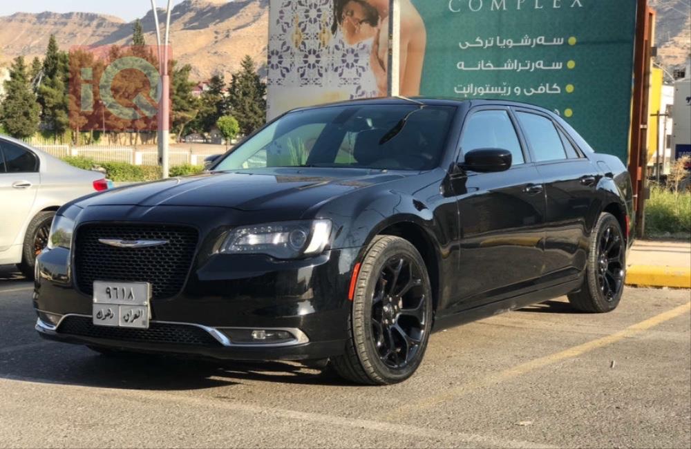 کرایسلەر 300